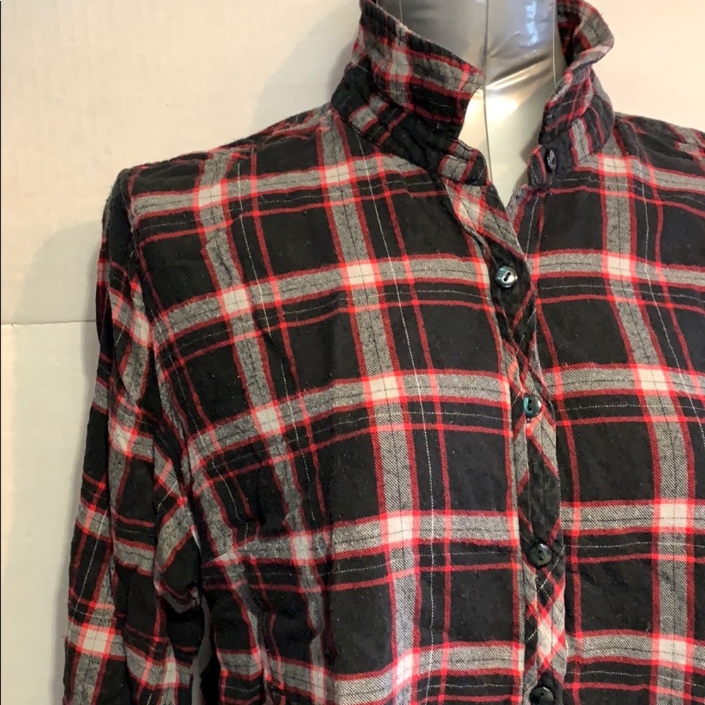 Plaid flannel button down - Picture 2 of 7